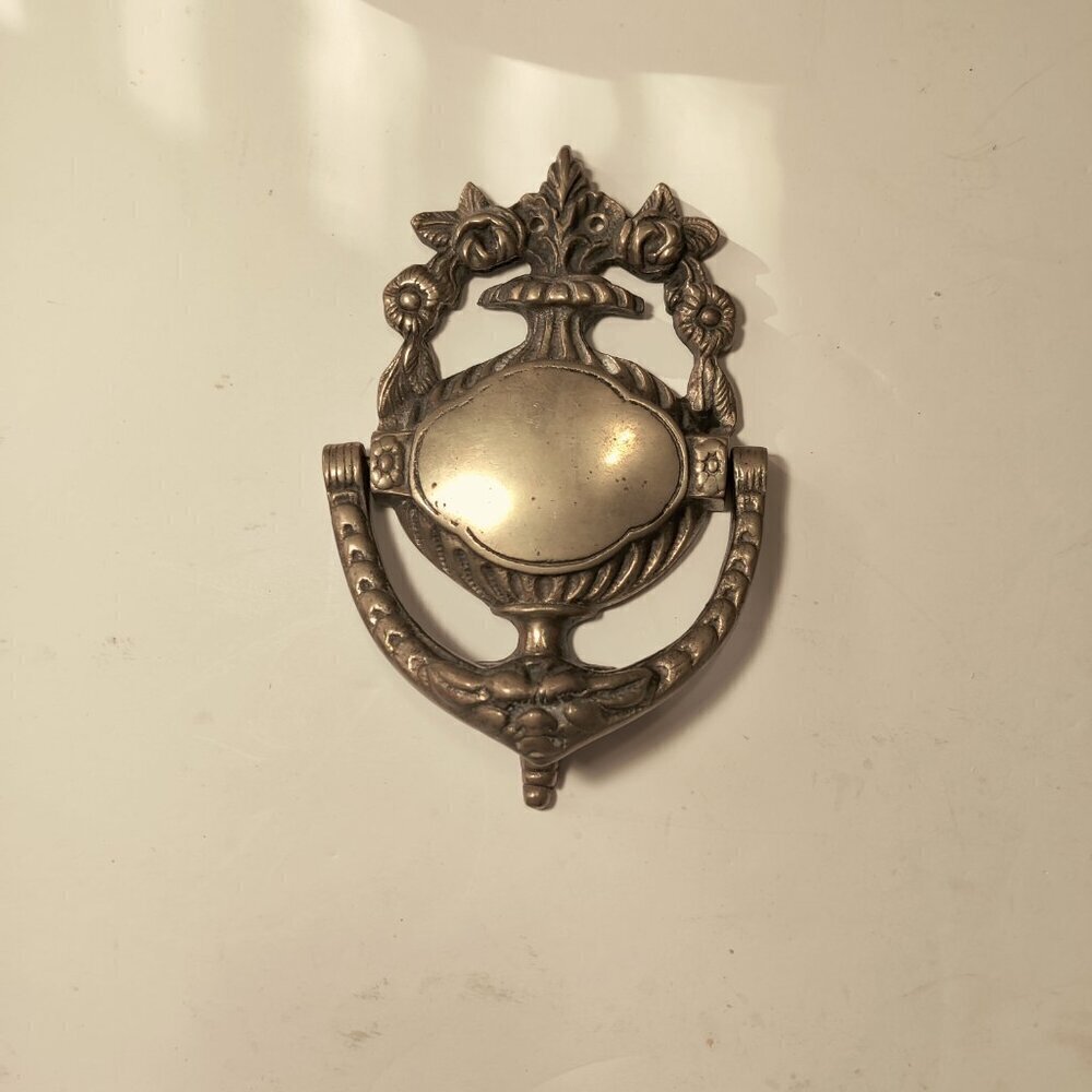 7.5" x 5" Brass Doorknocker Vintage, French Floral Style and beautifully made.